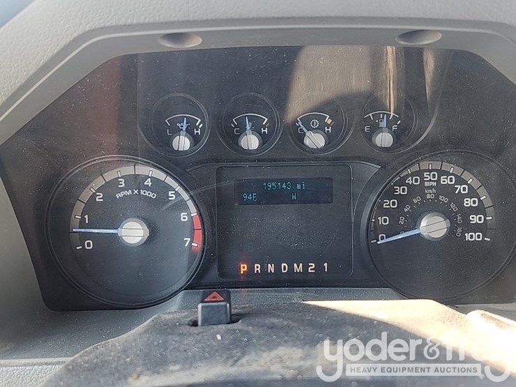 2015-ford-f250-xl-image-38