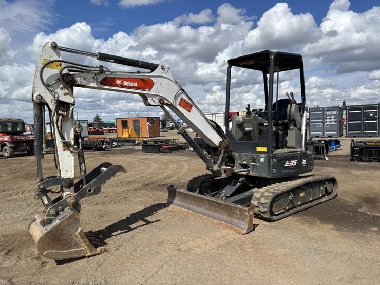 2023-bobcat-e35-image-1