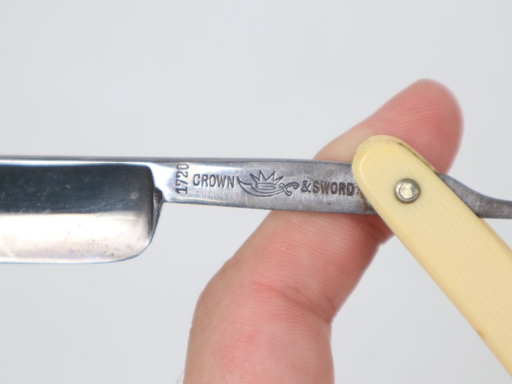 #28-•-#4257-•-(3)-antique-straight-razors-including-heinr-boker-&-co,-crown-&-sword,-and-geneva-cutlery-image-5