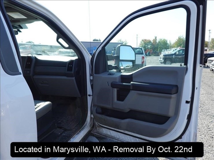 2020-ford-f250-xl-image-2