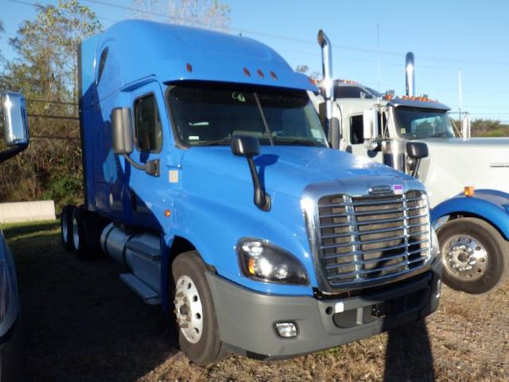 2020-freightliner-cascadia-125-image-2