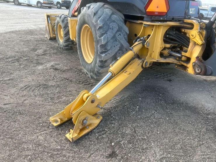 2015-deere-410l-image-5