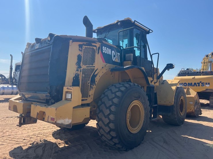 2016-caterpillar-950m-image-4