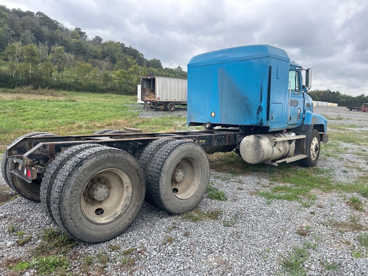 1996-mack-ch613-image-5