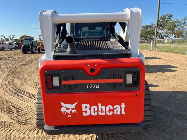 2023-bobcat-t770-image-3