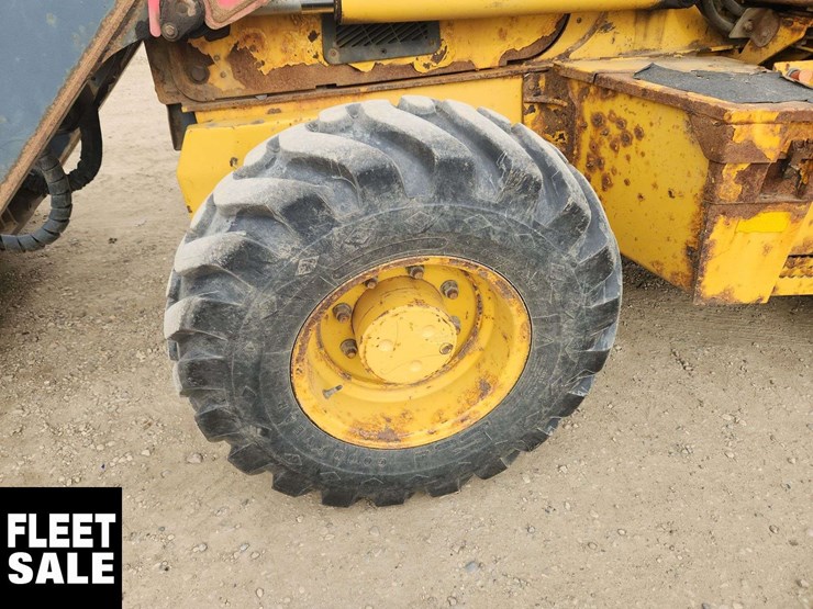 john-deere-310-image-39