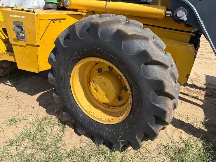 2018-deere-410l-image-11