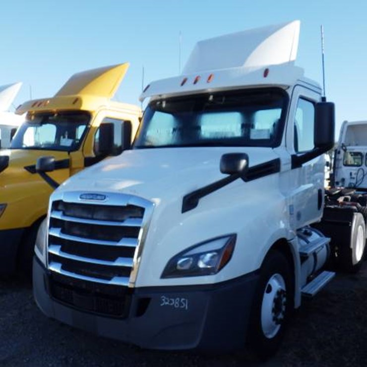 2019 FREIGHTLINER CASCADIA 126