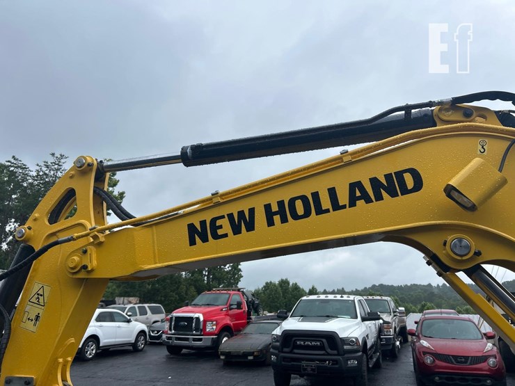 2023-new-holland-e60c-image-9