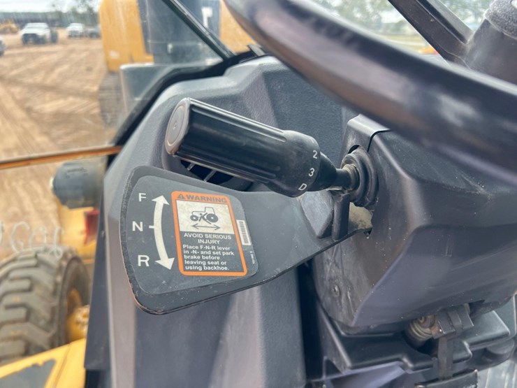 2017-deere-410l-image-39
