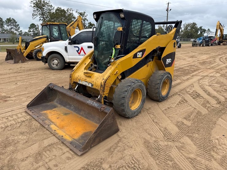 2012-caterpillar-262c2-image-7