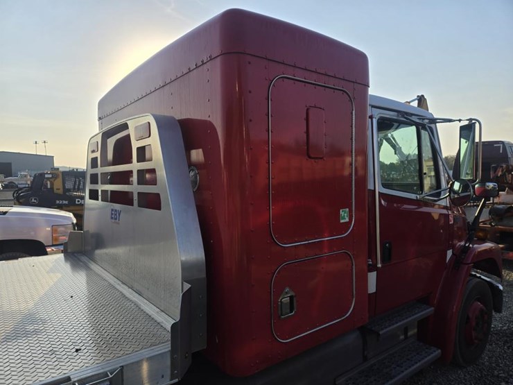 1997-freightliner-fl60-image-15