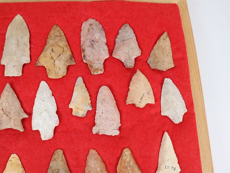 #65-•-#4171-•-(35)-framed-native-american-artifacts-image-5