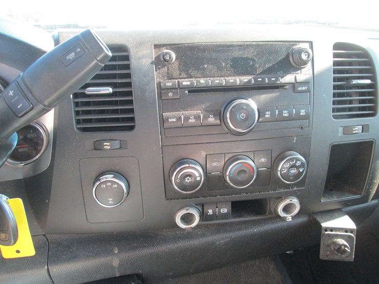 2011-gmc-2500hd-image-29