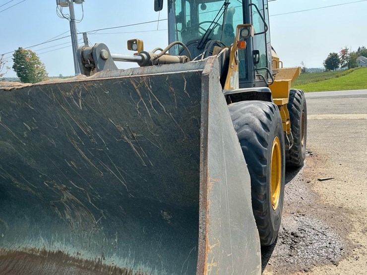 2018-deere-524k-image-14