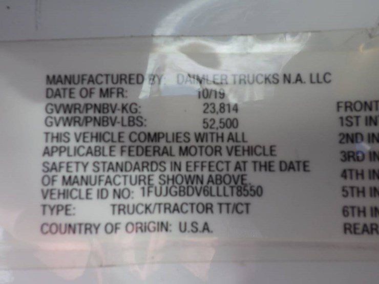 2020-freightliner-cascadia-113-image-12