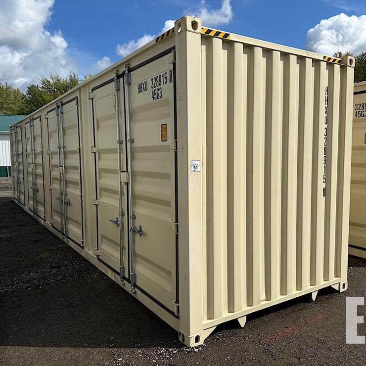 UNKNOWN 8'X40'X9.5' SHIPPING CONTAINER
