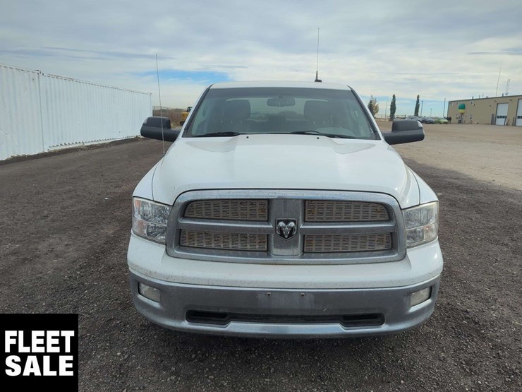 2012-ram-1500-slt-image-30