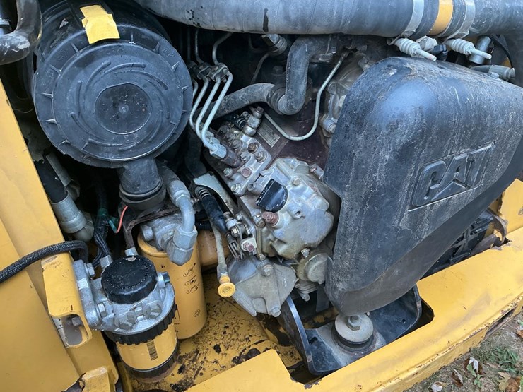 2010-caterpillar-257b-image-43