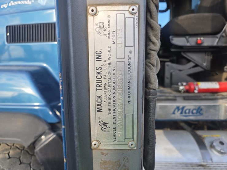 1997-mack-cl700-image-70