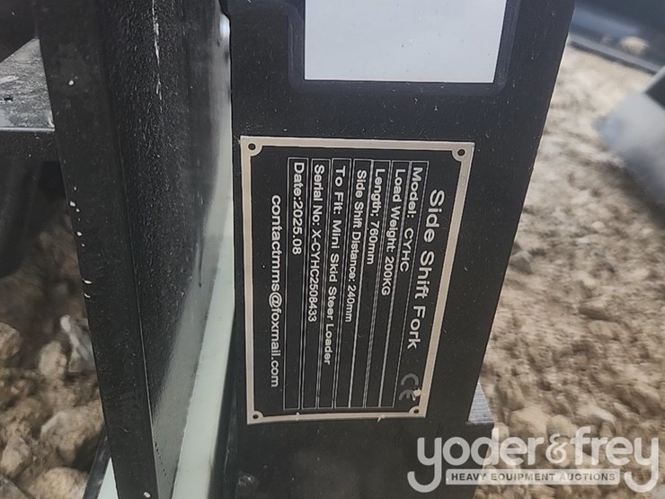 unused-2025-side-shift-forks-to-suit-mini-skidsteer-image-6