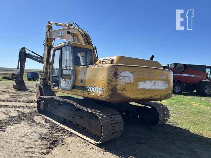 deere-200-lc-image-11
