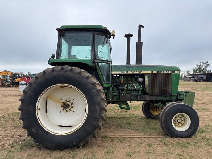 john-deere-4440-image-5