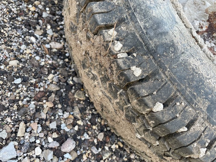 #1927-•-(2)-tires-image-6