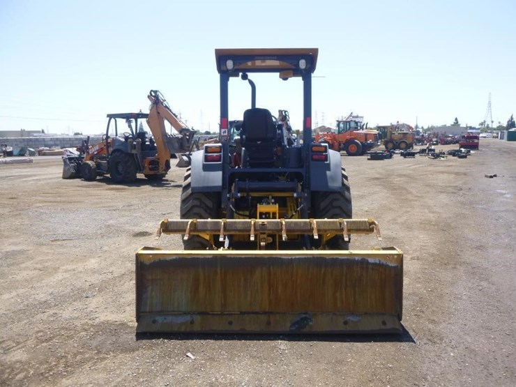2021-deere-210l-image-24