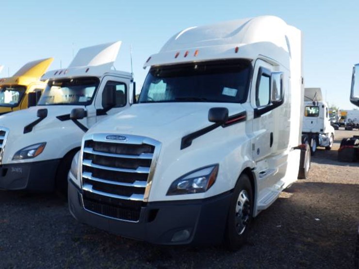 2019-freightliner-cascadia-126-image-1