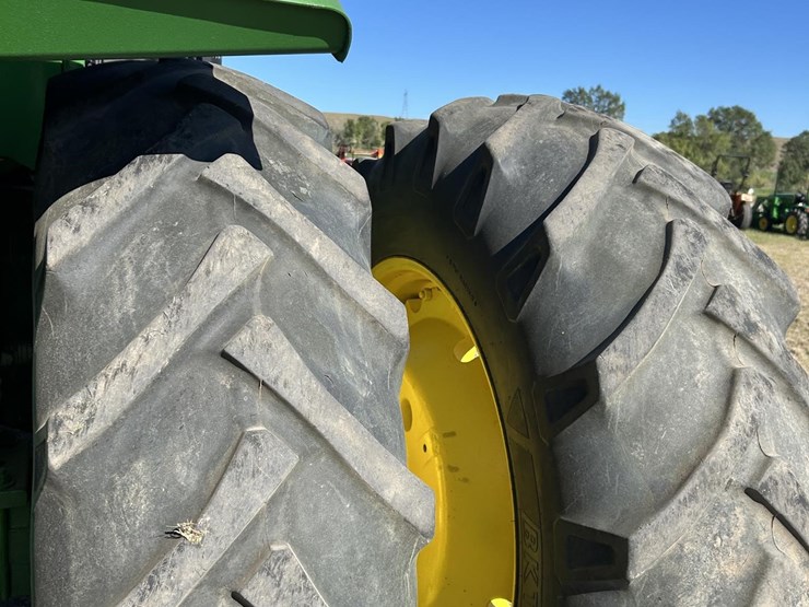 john-deere-8450-image-37