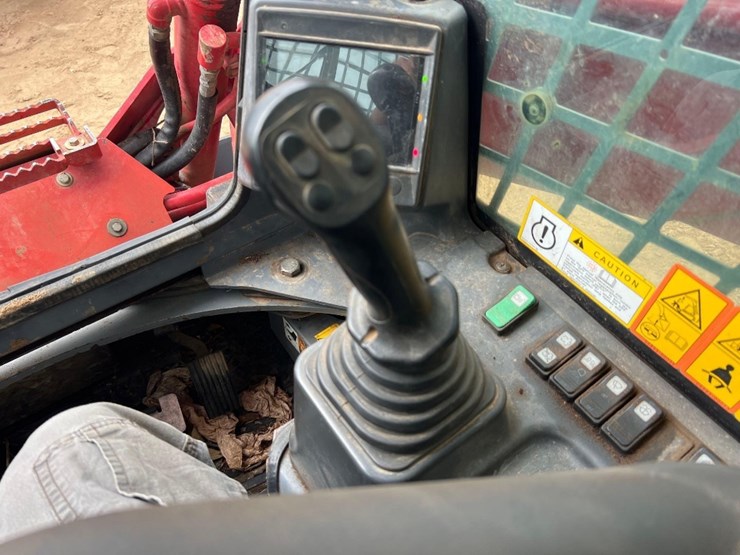 2020-takeuchi-tl12v2-image-28