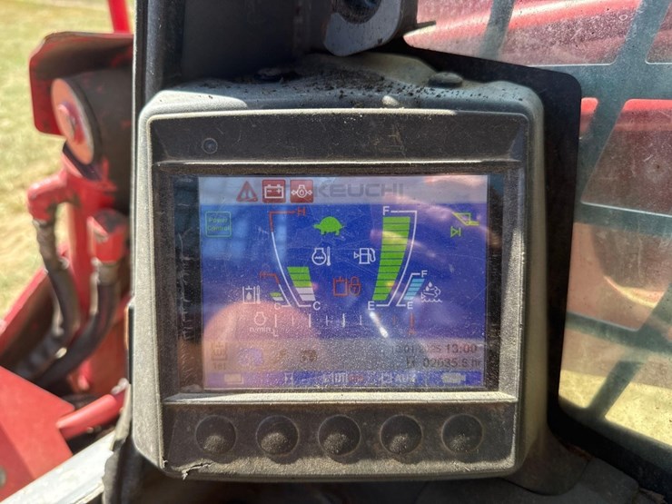 2021-takeuchi-tl12v2-image-29