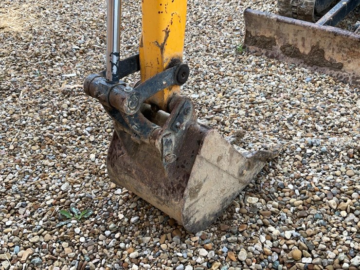 2017-jcb-8029cts-image-36