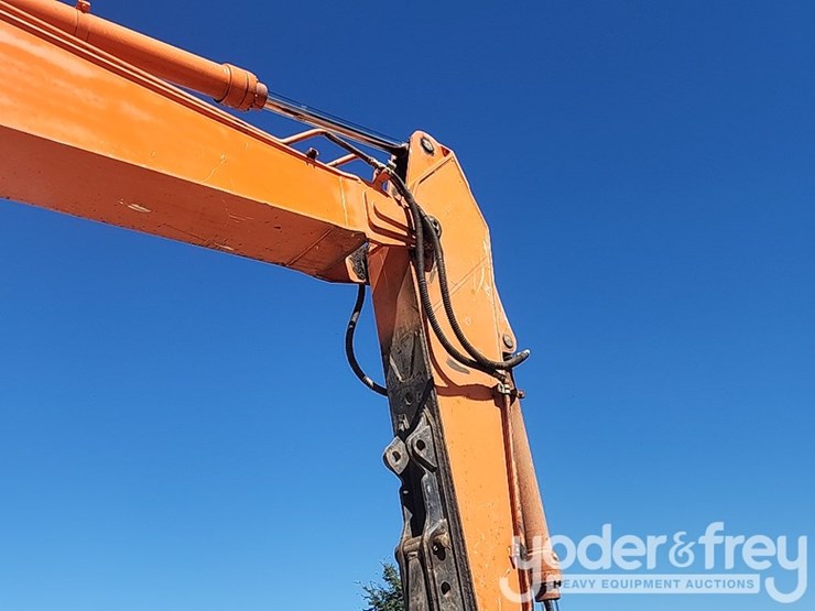 2015-hitachi-zx300-lc-6-image-18