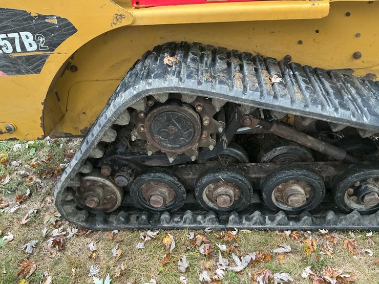 2010-caterpillar-257b-image-28