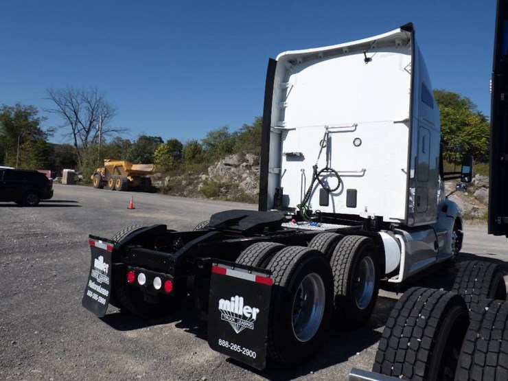 2022-kenworth-t680-image-5