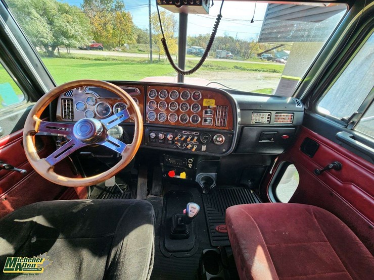 2004-peterbilt-379-image-32