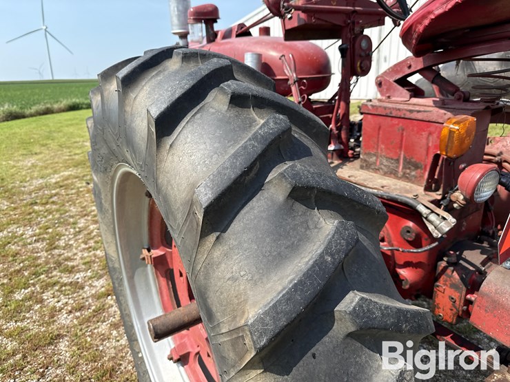 1954-farmall-super-m-ta-2wd-tractor-image-19