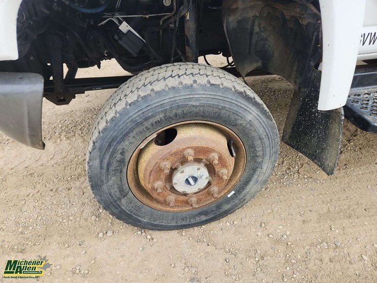 2005-gmc-topkick-c5500-image-26