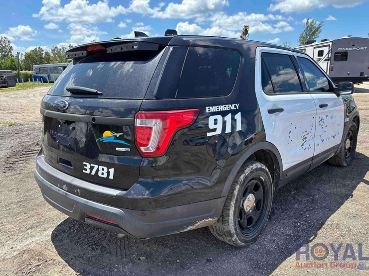 2019-ford-explorer-image-3