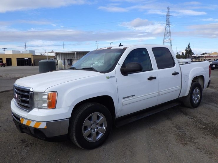 2013-gmc-1500-image-1