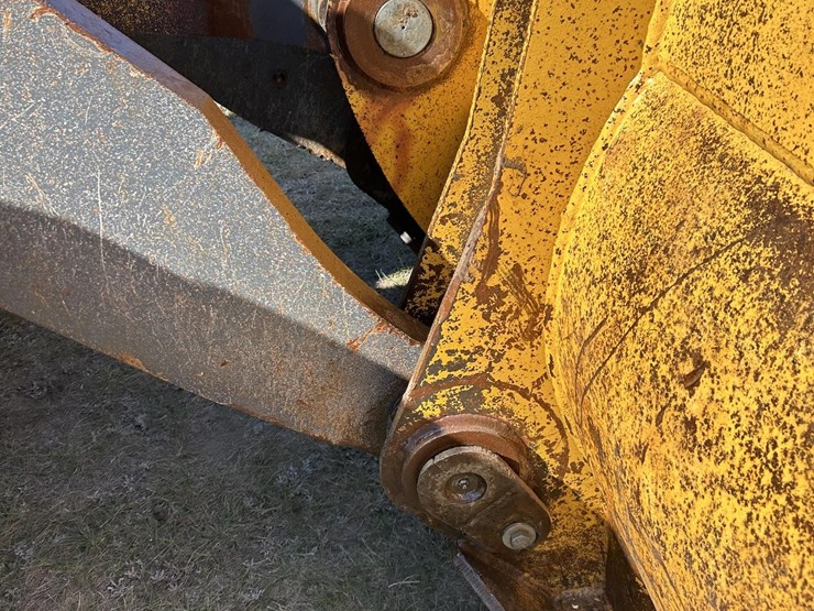 2003-deere-824j-image-53