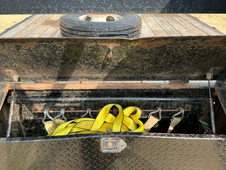 #150-•-2015-pj-gooseneck-trailer-image-19