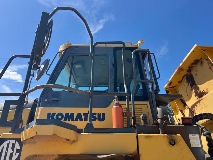 2014-komatsu-hm300-3-image-15
