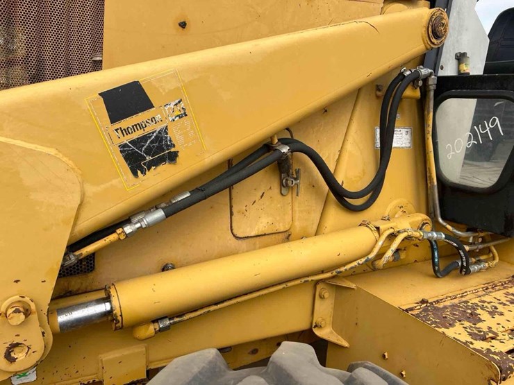 caterpillar-416b-image-12