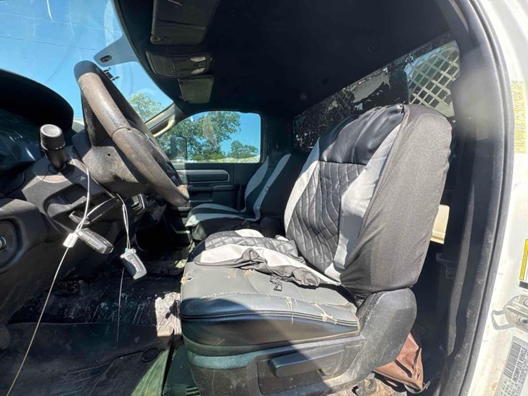 2019-dodge-ram-5500-image-29