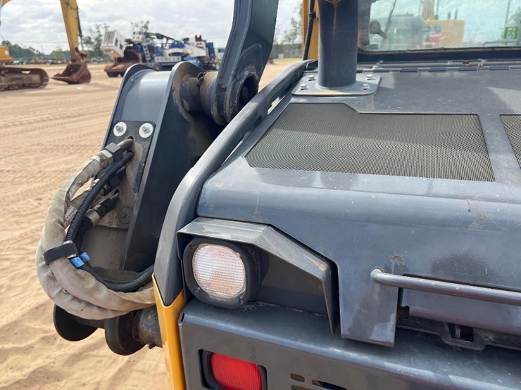 deere-325g-image-23