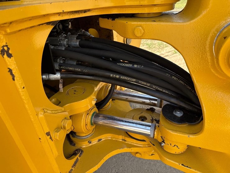 2018-deere-410l-image-15