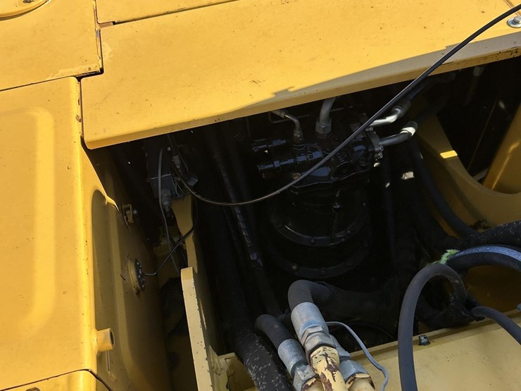 deere-200-lc-image-70
